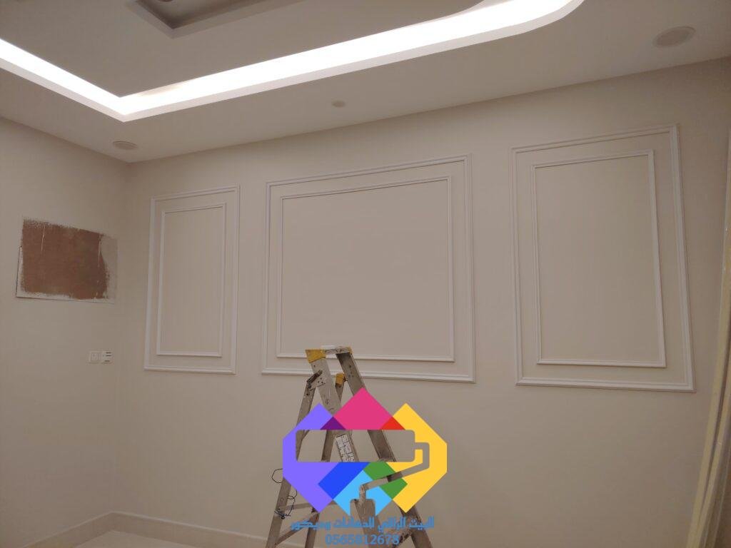 عمل بانوهات فوم فخمة تجمع بين الفخامة والبساطة في ديكور جدران المنازل.