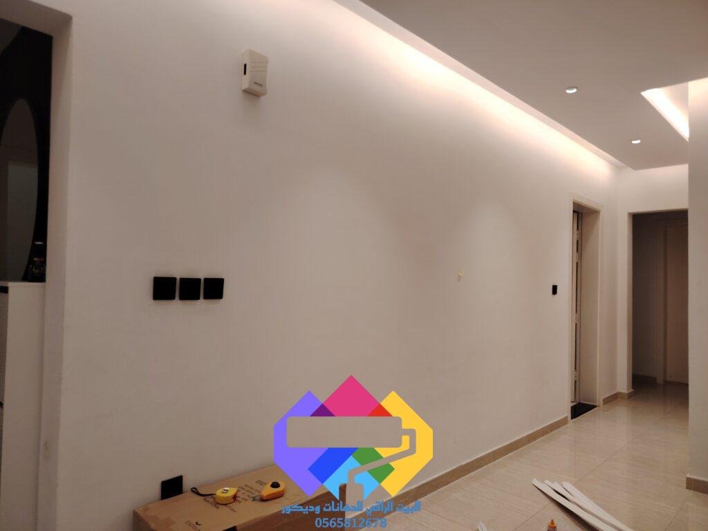 بانوهات فوم للجدران تضيف عمقًا وأناقة إلى التصميم الداخلي، من أعمال ديكور فوم جدة المميزة.