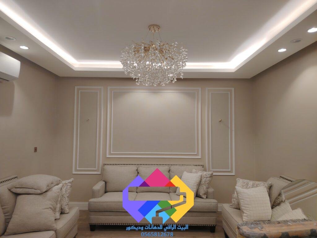 عمل بانوهات فوم مميزة تجمع بين الفخامة والبساطة في ديكور الجدران.