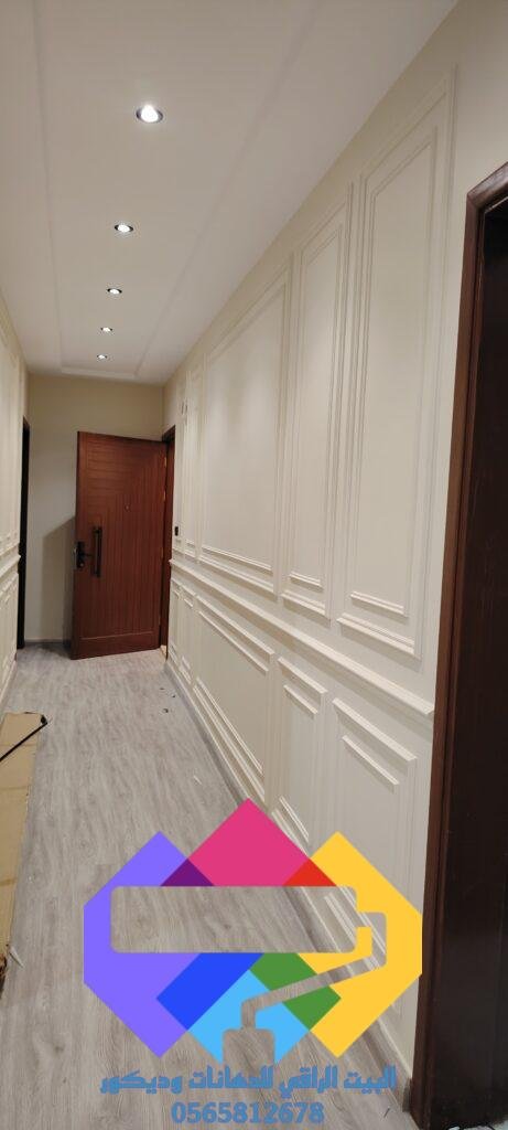 ديكور بانوهات فوم متناسق يبرز جمال التفاصيل المعمارية في الديكور الداخلي.

