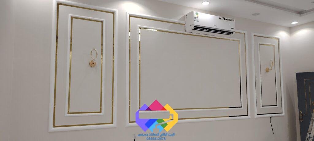 تركيب بانوهات فوم بشكل هندسي مميز بأيدي معلم فوم محترف في جدة، تصميم يدوم بجودة عالية.