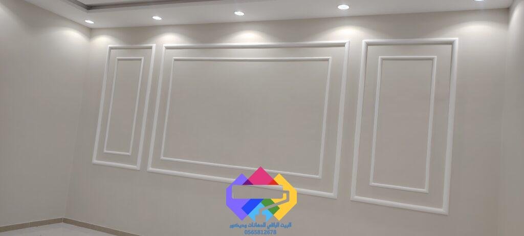 تصميم بانوهات فوم للجدران بأسلوب عصري يناسب ديكورات المنازل والمكاتب الحديثة في جدة.
