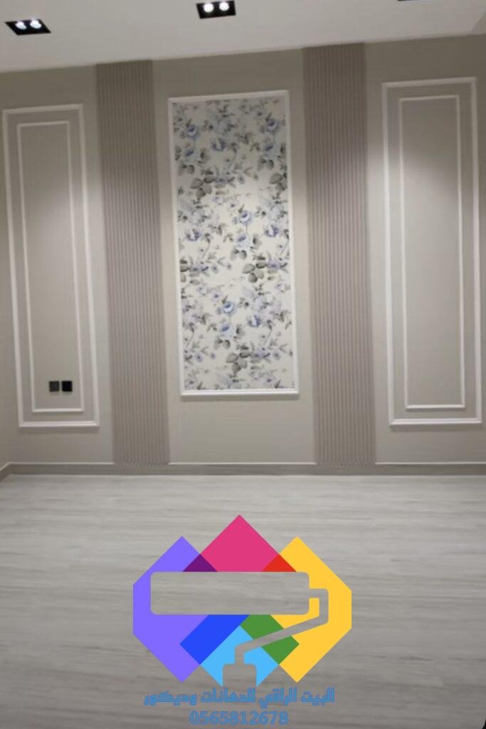 تركيب بانوهات فوم بأسلوب عصري يبرز جمال الجدار وأناقة المكان