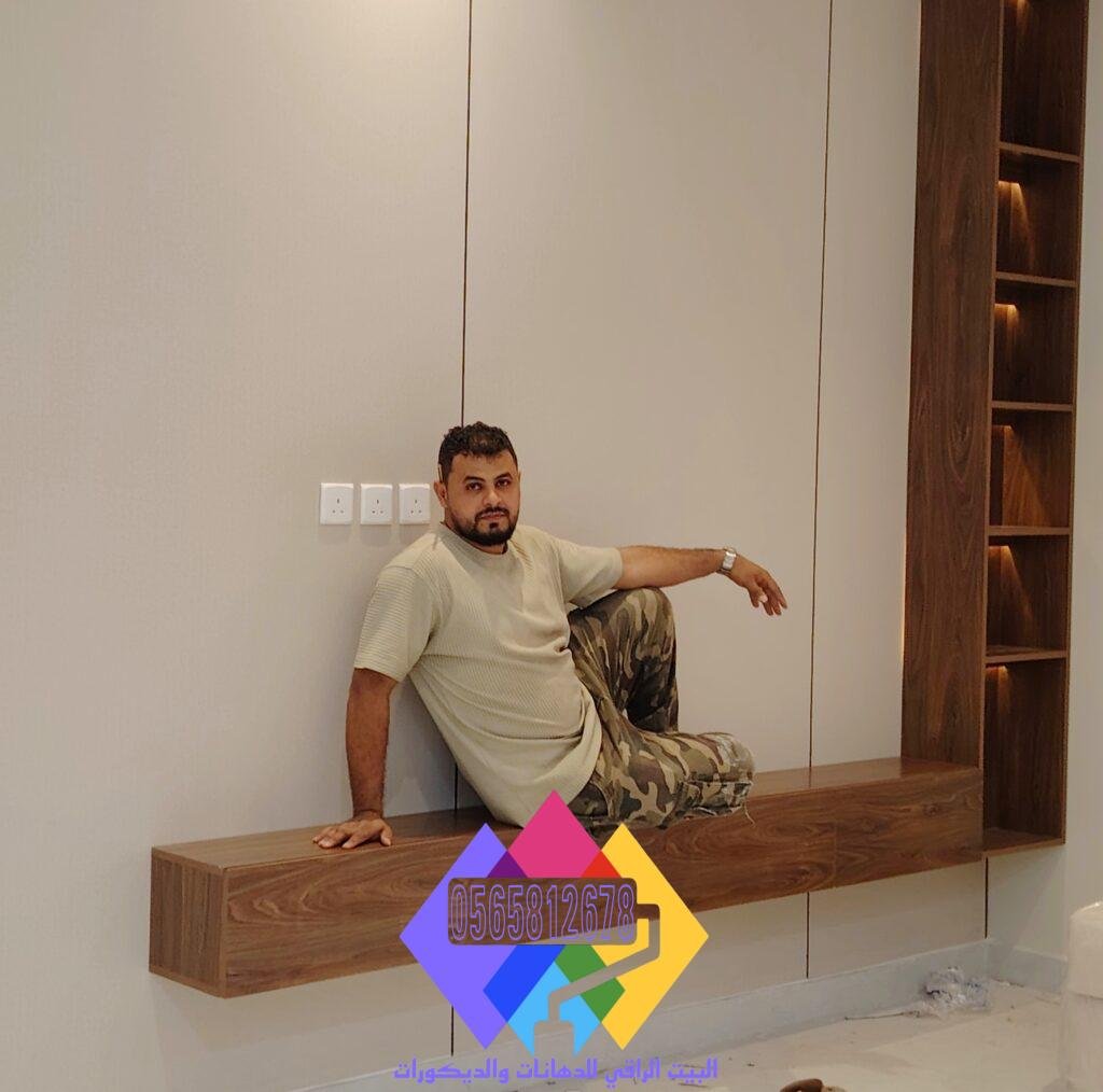 دفء الطبيعة الراقية (الخشب والخطوط العمودية)